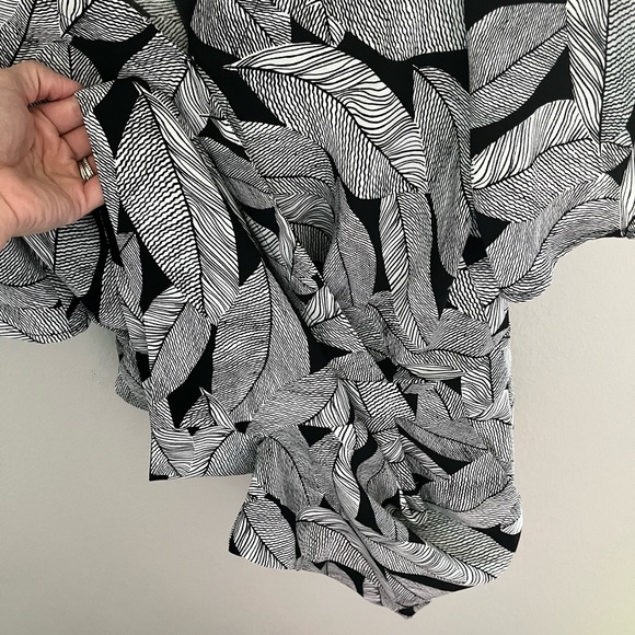 LOFT Romper Size 2P - Picture 8 of 9